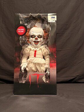 Mezco Toyz MDS Mega Scale Talking Pennywise IT (2017) Figure